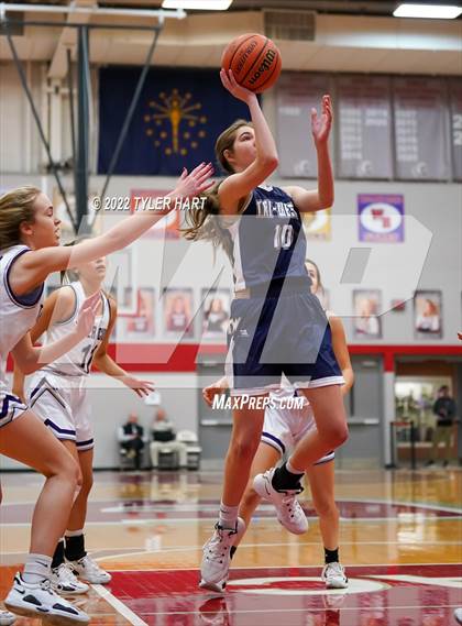 Thumbnail 2 in Tri-West Hendricks vs. Greencastle (IHSAA 3A Sectional Semifinal) photogallery.