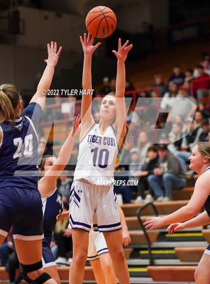 Thumbnail 1 in Tri-West Hendricks vs. Greencastle (IHSAA 3A Sectional Semifinal) photogallery.