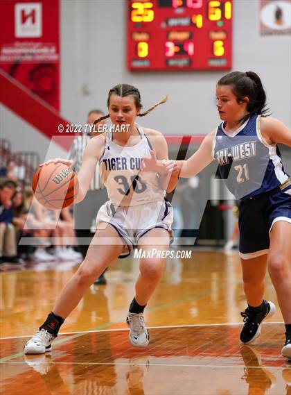 Thumbnail 1 in Tri-West Hendricks vs. Greencastle (IHSAA 3A Sectional Semifinal) photogallery.