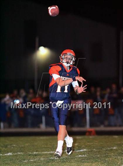 Thumbnail 3 in Freeburg @ Rochester (IHSA Class 4A 1st Round) photogallery.