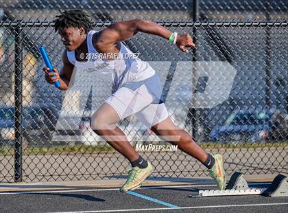 Thumbnail 3 in UIL 6A Track & Field Area 13&14 (4x400M) photogallery.