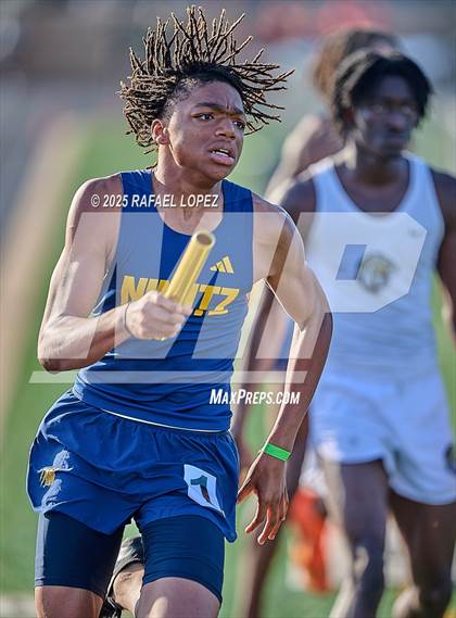 Thumbnail 2 in UIL 6A Track & Field Area 13&14 (4x400M) photogallery.