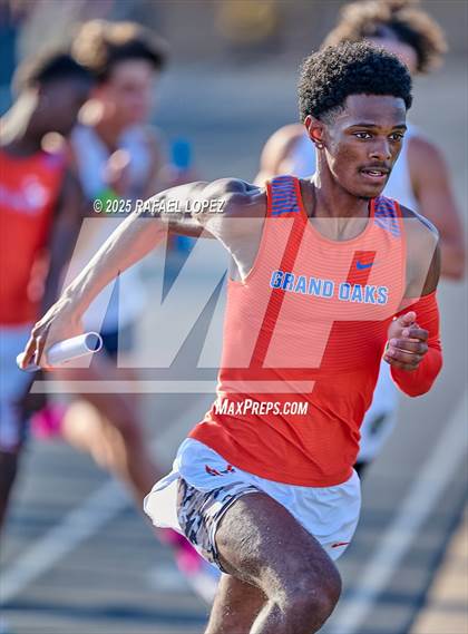 Thumbnail 1 in UIL 6A Track & Field Area 13&14 (4x400M) photogallery.