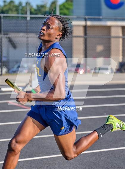 Thumbnail 2 in UIL 6A Track & Field Area 13&14 (4x400M) photogallery.