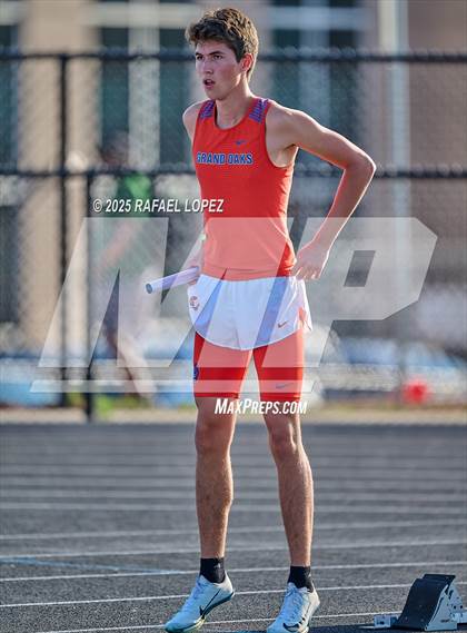 Thumbnail 2 in UIL 6A Track & Field Area 13&14 (4x400M) photogallery.