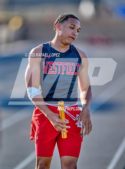Thumbnail 3 in UIL 6A Track & Field Area 13&14 (4x400M) photogallery.