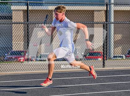 Thumbnail 2 in UIL 6A Track & Field Area 13&14 (4x400M) photogallery.