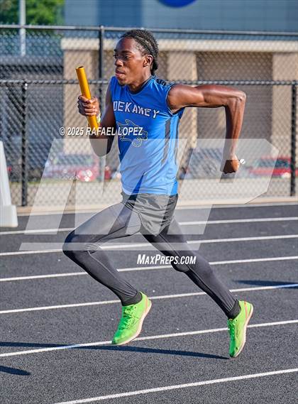 Thumbnail 1 in UIL 6A Track & Field Area 13&14 (4x400M) photogallery.