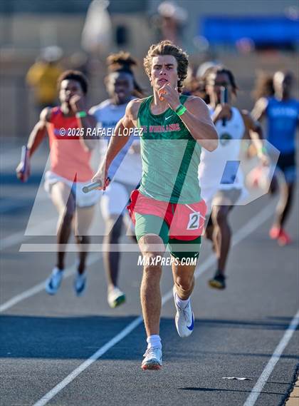 Thumbnail 2 in UIL 6A Track & Field Area 13&14 (4x400M) photogallery.