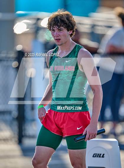 Thumbnail 2 in UIL 6A Track & Field Area 13&14 (4x400M) photogallery.