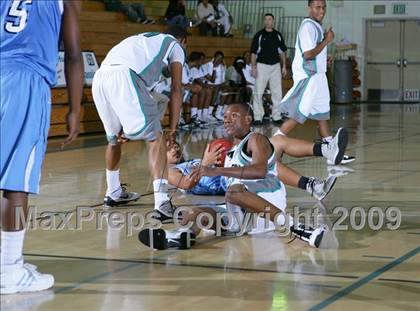 Thumbnail 3 in Burbank @ Sheldon (Husky Classic) photogallery.
