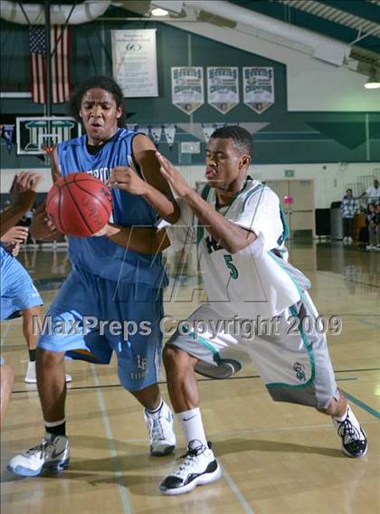 Thumbnail 1 in Burbank @ Sheldon (Husky Classic) photogallery.