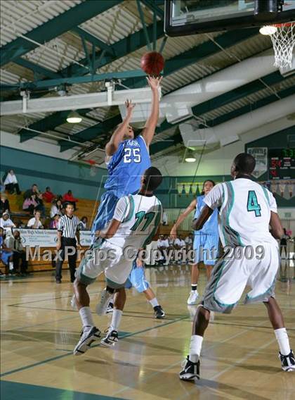 Thumbnail 2 in Burbank @ Sheldon (Husky Classic) photogallery.