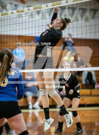Thumbnail 2 in Hamilton vs. Quincy (NSCIF D5 Final) photogallery.