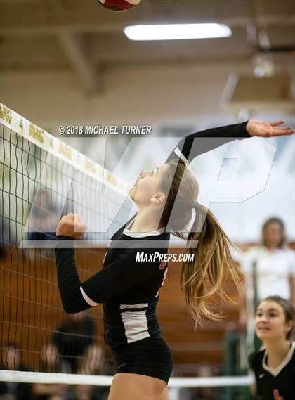 Thumbnail 2 in Hamilton vs. Quincy (NSCIF D5 Final) photogallery.