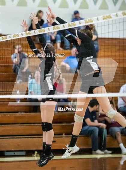 Thumbnail 2 in Hamilton vs. Quincy (NSCIF D5 Final) photogallery.
