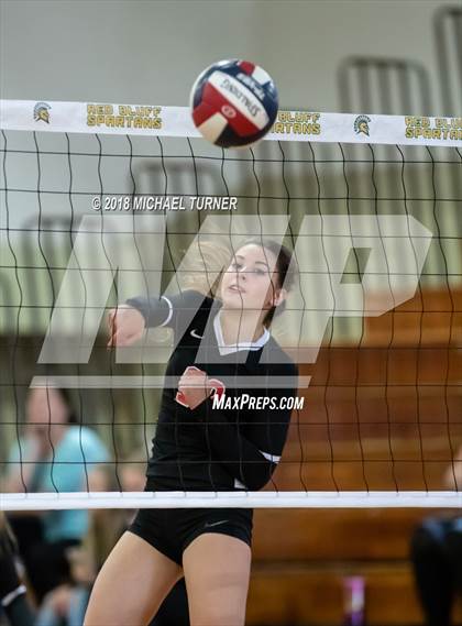 Thumbnail 3 in Hamilton vs. Quincy (NSCIF D5 Final) photogallery.