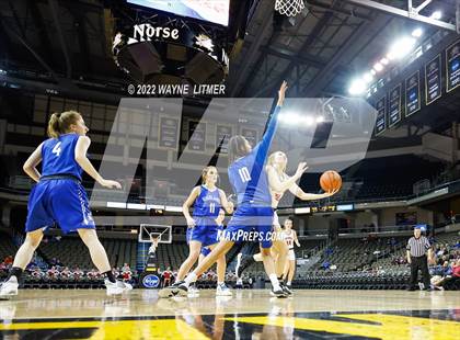 Thumbnail 3 in Highlands vs Dixie (9th Region quarterfinals) photogallery.