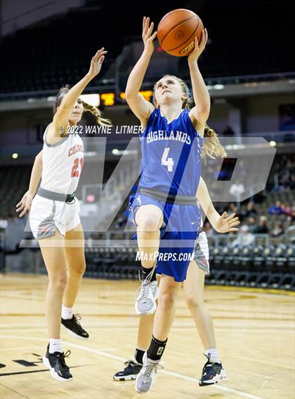 Thumbnail 1 in Highlands vs Dixie (9th Region quarterfinals) photogallery.