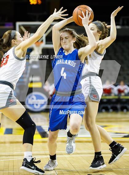 Thumbnail 1 in Highlands vs Dixie (9th Region quarterfinals) photogallery.