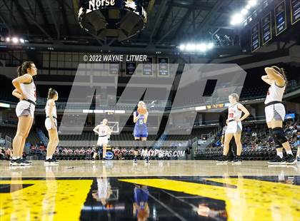 Thumbnail 2 in Highlands vs Dixie (9th Region quarterfinals) photogallery.