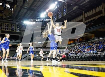 Thumbnail 1 in Highlands vs Dixie (9th Region quarterfinals) photogallery.