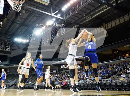 Thumbnail 3 in Highlands vs Dixie (9th Region quarterfinals) photogallery.
