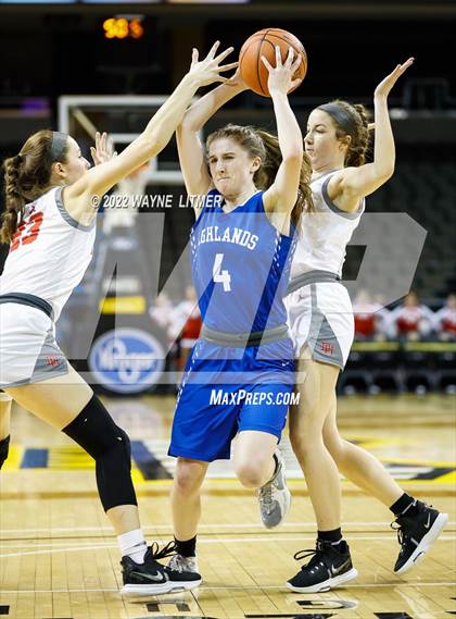 Thumbnail 3 in Highlands vs Dixie (9th Region quarterfinals) photogallery.