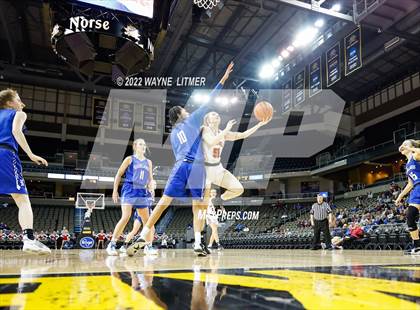 Thumbnail 1 in Highlands vs Dixie (9th Region quarterfinals) photogallery.