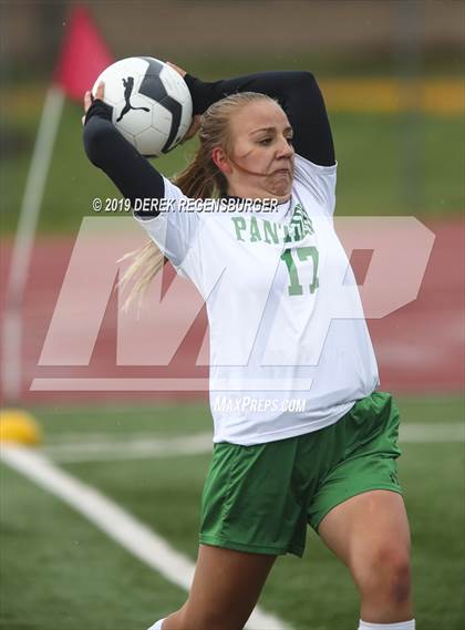 Thumbnail 2 in Delta vs Peak to Peak (CHSAA 3A 1st Round) photogallery.