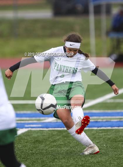 Thumbnail 2 in Delta vs Peak to Peak (CHSAA 3A 1st Round) photogallery.