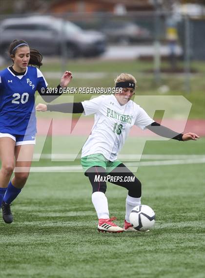 Thumbnail 3 in Delta vs Peak to Peak (CHSAA 3A 1st Round) photogallery.