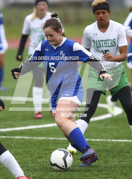 Thumbnail 2 in Delta vs Peak to Peak (CHSAA 3A 1st Round) photogallery.