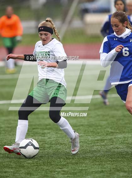 Thumbnail 2 in Delta vs Peak to Peak (CHSAA 3A 1st Round) photogallery.