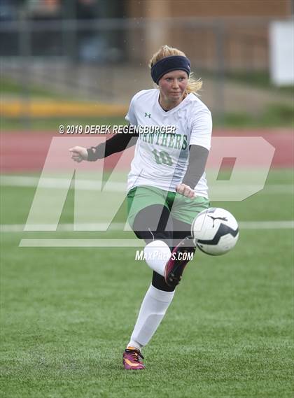 Thumbnail 1 in Delta vs Peak to Peak (CHSAA 3A 1st Round) photogallery.