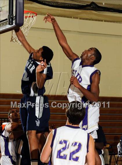Thumbnail 3 in Wagner vs. Islip (2011 Holiday Tournament) photogallery.