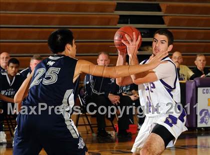 Thumbnail 3 in Wagner vs. Islip (2011 Holiday Tournament) photogallery.