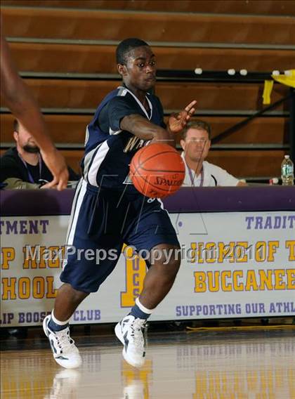 Thumbnail 2 in Wagner vs. Islip (2011 Holiday Tournament) photogallery.