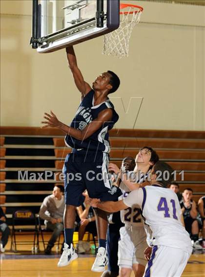 Thumbnail 3 in Wagner vs. Islip (2011 Holiday Tournament) photogallery.