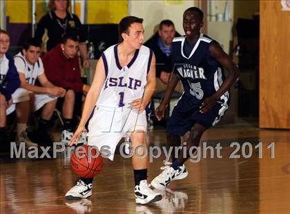 Thumbnail 2 in Wagner vs. Islip (2011 Holiday Tournament) photogallery.