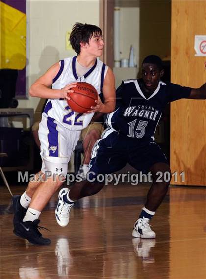 Thumbnail 3 in Wagner vs. Islip (2011 Holiday Tournament) photogallery.