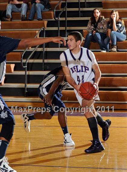 Thumbnail 3 in Wagner vs. Islip (2011 Holiday Tournament) photogallery.