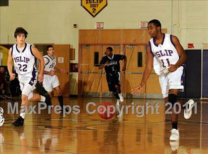 Thumbnail 2 in Wagner vs. Islip (2011 Holiday Tournament) photogallery.