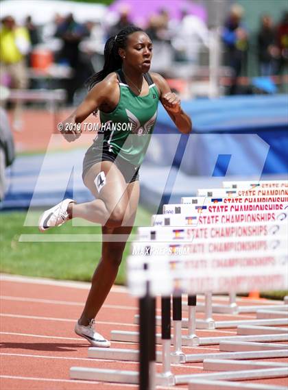 Thumbnail 2 in CHSAA State (Day 3) photogallery.