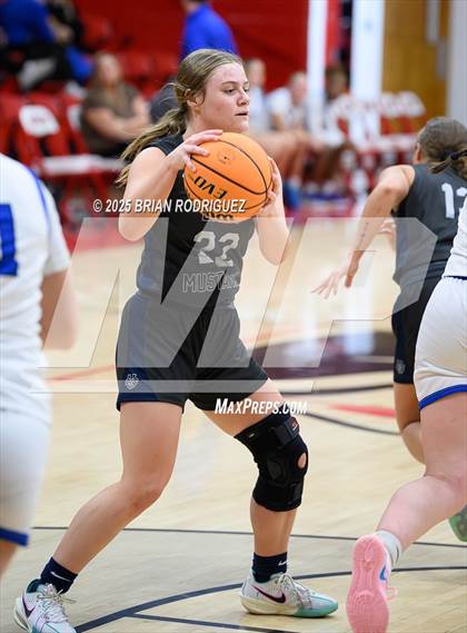 Thumbnail 2 in Buffalo Island Central vs Bergman (Cavenaugh Classic) photogallery.