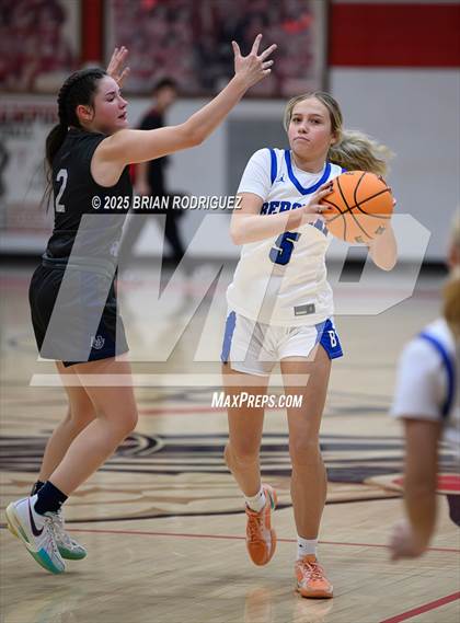 Thumbnail 2 in Buffalo Island Central vs Bergman (Cavenaugh Classic) photogallery.