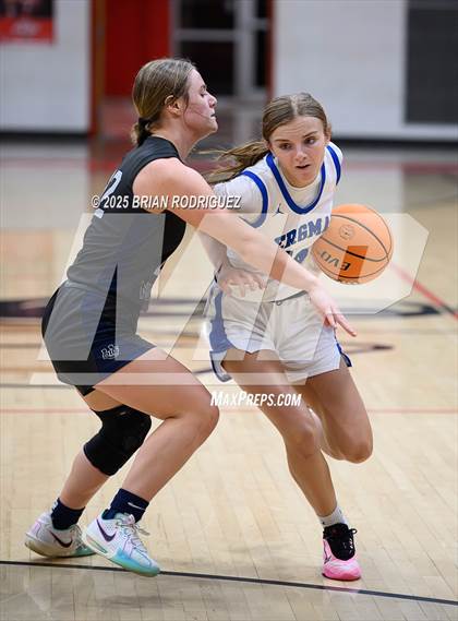 Thumbnail 3 in Buffalo Island Central vs Bergman (Cavenaugh Classic) photogallery.