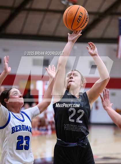 Thumbnail 3 in Buffalo Island Central vs Bergman (Cavenaugh Classic) photogallery.