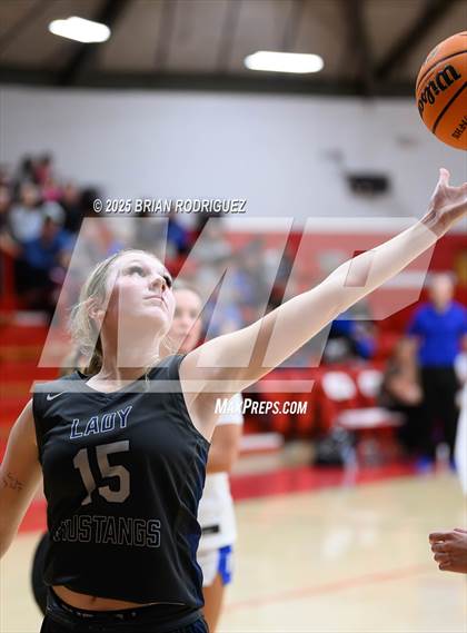 Thumbnail 2 in Buffalo Island Central vs Bergman (Cavenaugh Classic) photogallery.