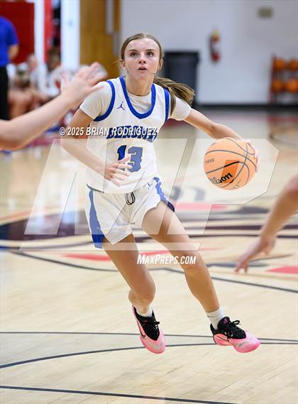 Thumbnail 3 in Buffalo Island Central vs Bergman (Cavenaugh Classic) photogallery.